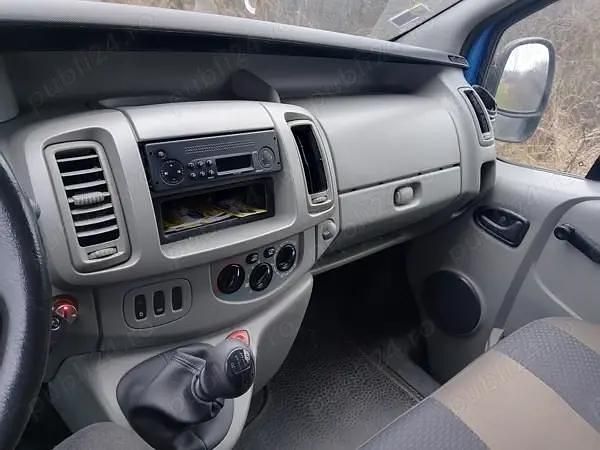 Second-hand Renault Trafic 66 CP (48 kW) 2007 Monovolum