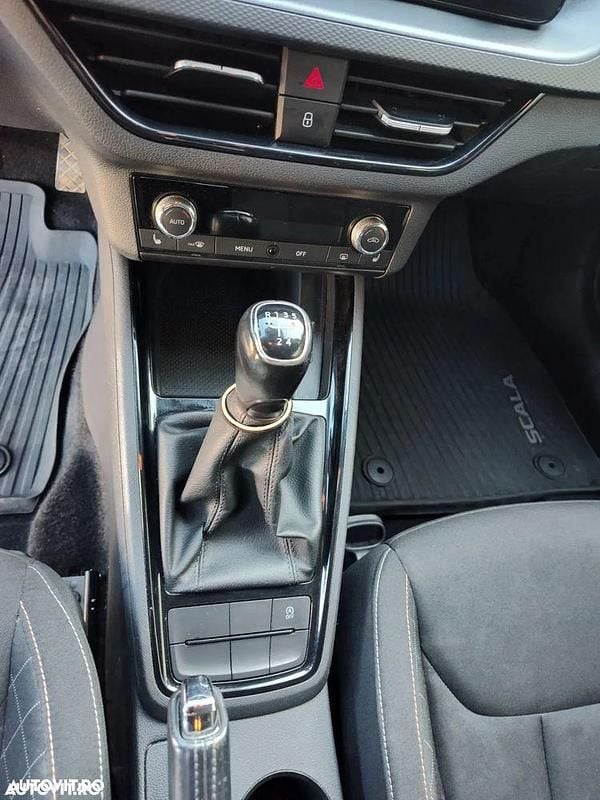 Second-hand Skoda Scala Active 95 CP (69 kW) 2021 Culoarealb Hatchback