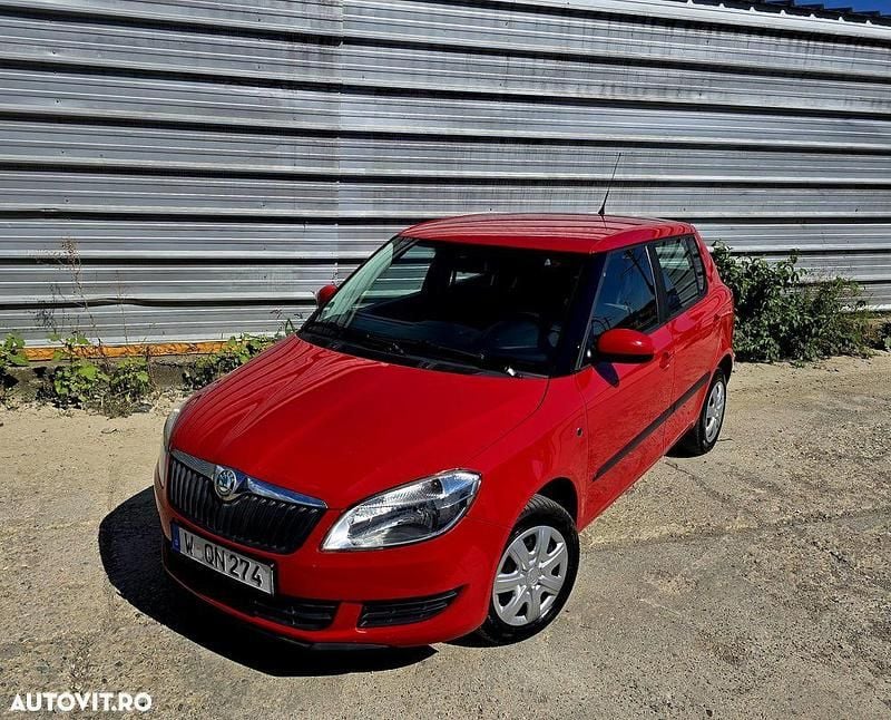 Culoarerosu Utilizat 2010 Skoda Fabia | 2.650 EUR (Preț OK) - Imagine 1/4