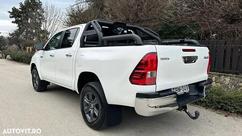 Second-hand Toyota HiLux Executive 204 CP (150 kW) 2022 Culoarealb Pickup