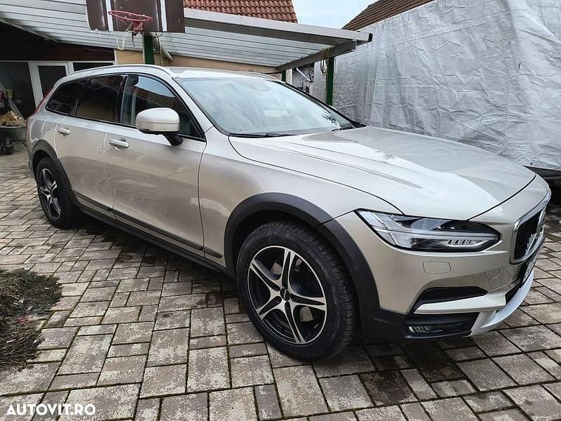 Second-hand Volvo V90 235 CP (172 kW) 2019 Culoarebej Break