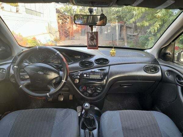 Second-hand Ford Focus 100 CP (73 kW) 2001 Berlinǎ
