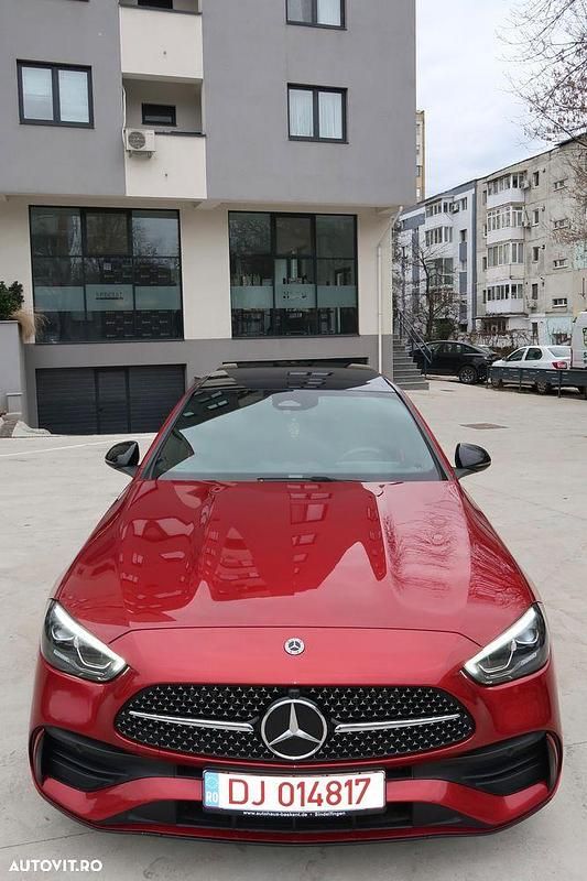 Second-hand Mercedes C300 AMG line 258 CP (189 kW) 2022 Culoarerosu Berlinǎ