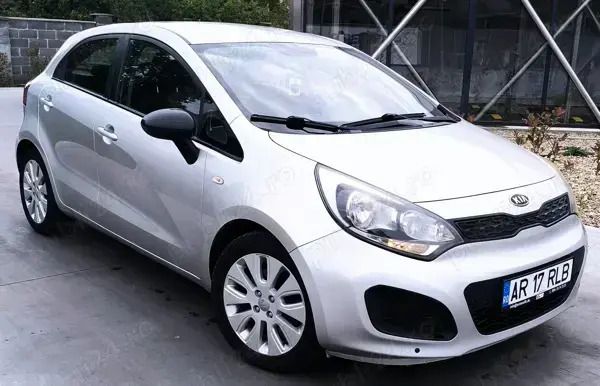 Argintiu Utilizat 2013 Kia Rio Berlinǎ | 3.990 EUR - Imagine 1/4