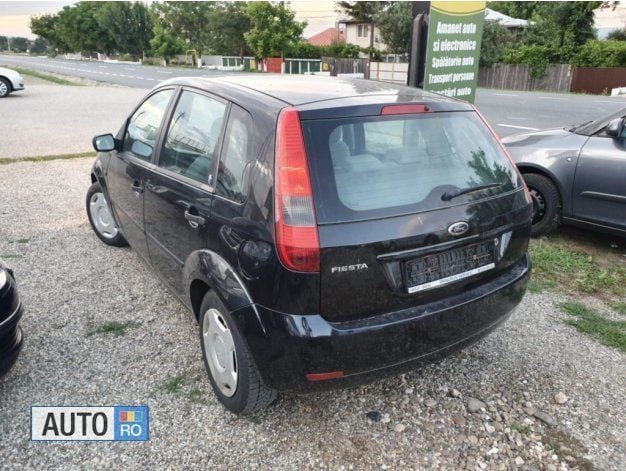 Second-hand Ford Fiesta 90 CP (66 kW) 2003 Negru metalizat Hatchback