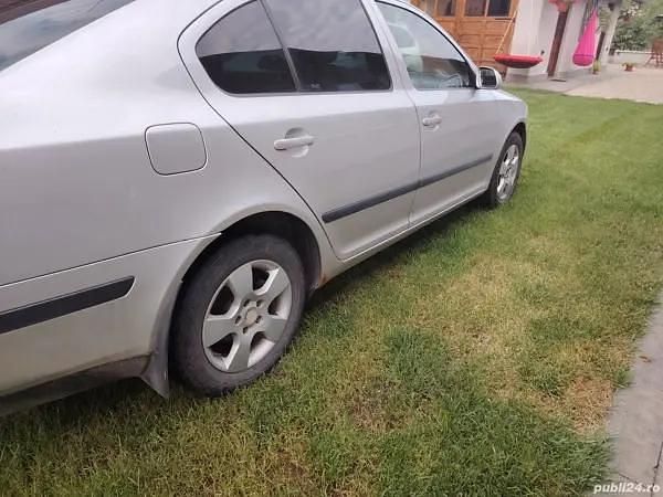 Utilizat 2006 Skoda Octavia Berlinǎ | 1.500 EUR (Preț bun) - Imagine 1/4