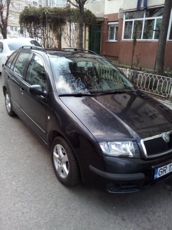Negru Utilizat 2006 Skoda Fabia Break | 2.100 EUR (Preț OK) - Imagine 1/4