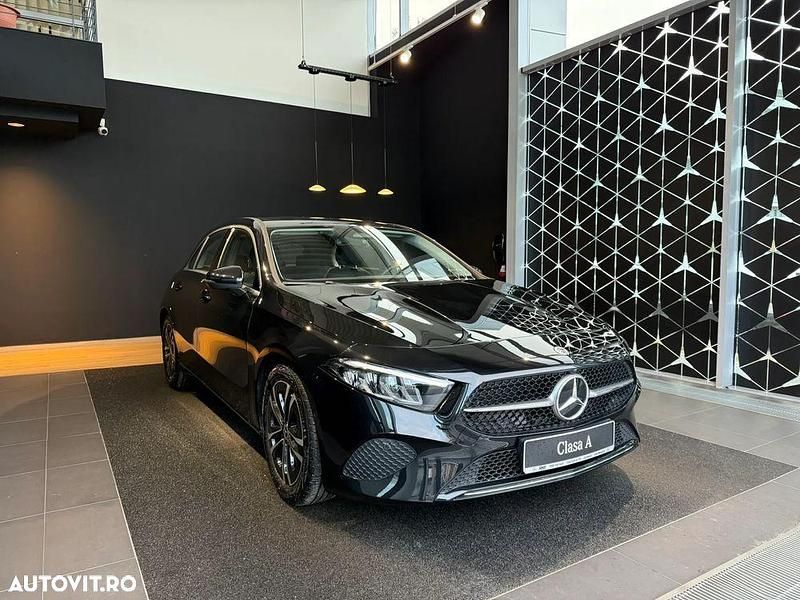 Nouă Mercedes A180 136 CP (100 kW) 2025 Culoarenegru Hatchback