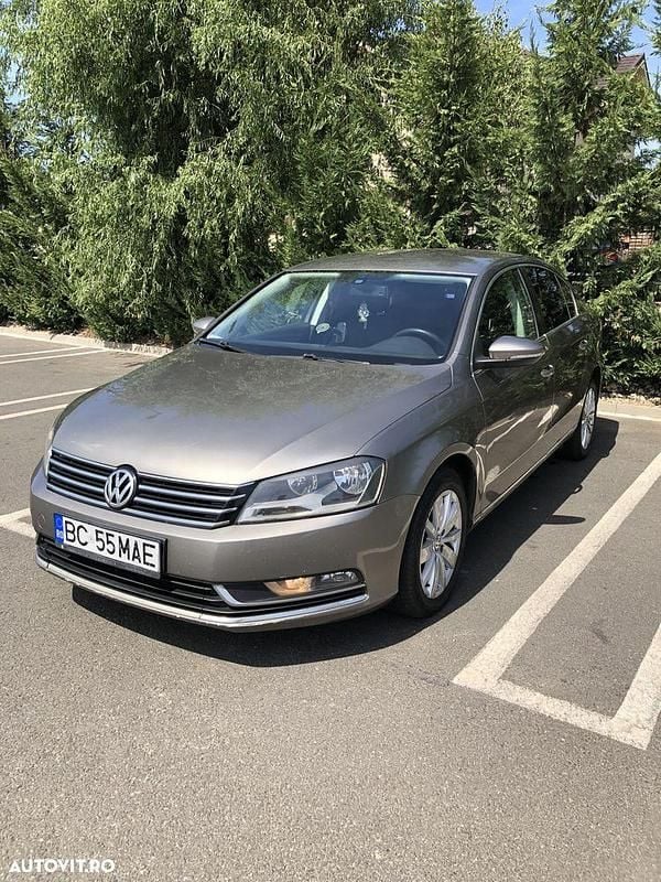Culoaremaro Utilizat 2012 VW Passat Comfortline Berlinǎ | 7.450 EUR (Preț OK) - Imagine 1/4