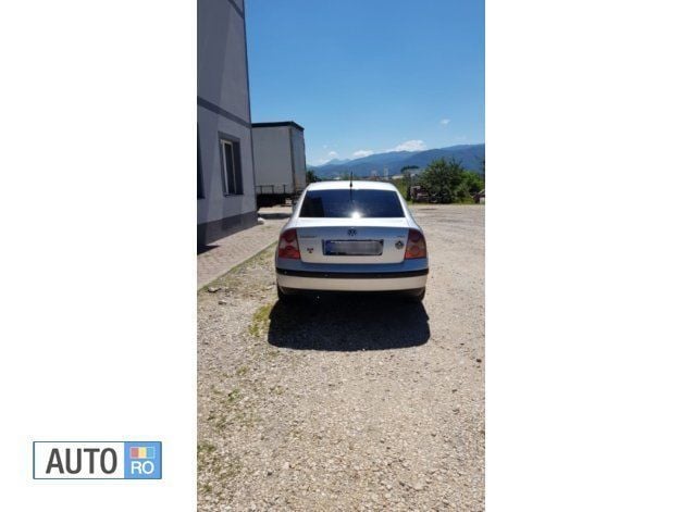 Second-hand VW Passat 131 CP (96 kW) 2003 Gri Berlinǎ