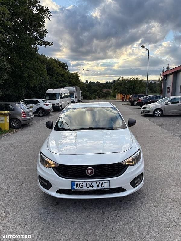 Culoarealb Utilizat 2019 Fiat Tipo Berlinǎ | 7.800 EUR (Preț OK) - Imagine 1/4