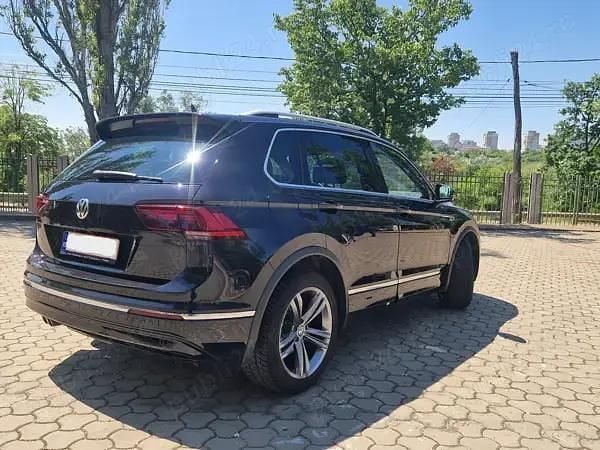 Negru Utilizat 2020 VW Tiguan R-line SUV | 18.700 EUR (Preț bun) - Imagine 1/4