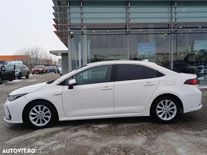 Second-hand Toyota Corolla 122 CP (89 kW) 2021 Culoarealb Berlinǎ
