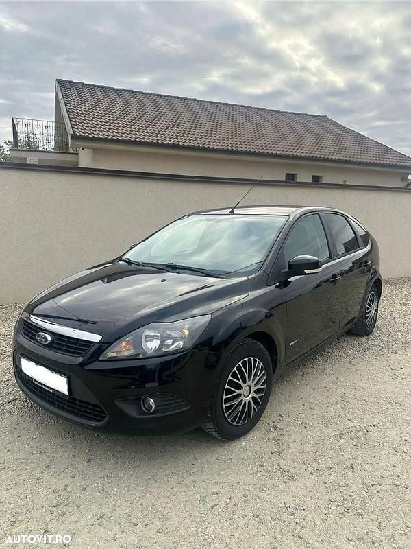 Culoarenegru Utilizat 2010 Ford Focus Trend Berlinǎ | 3.000 EUR (Preț OK) - Imagine 1/4