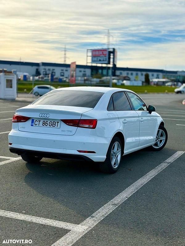 Second-hand Audi A3 116 CP (85 kW) 2020 Culoarealb Berlinǎ