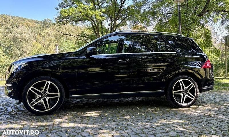 Second-hand Mercedes GLE350 AMG line 258 CP (189 kW) 2017 Culoarenegru SUV