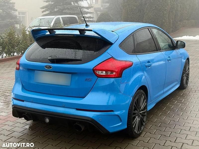 Second-hand Ford Focus 350 CP (257 kW) 2016 Culoarealbastru Hatchback