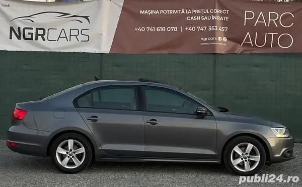 Second-hand VW Jetta 122 CP (89 kW) 2013 Gri Berlinǎ