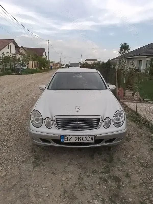 Utilizat 2002 Mercedes 220 Berlinǎ | 2.500 EUR - Imagine 1/4