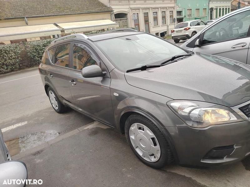Second-hand Kia Ceed 90 CP (66 kW) 2011 Culoaregri Hatchback