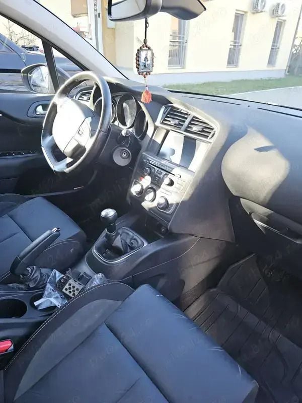Utilizat 2015 Citroën C4 Hatchback | 5.700 EUR (Scump) - Imagine 1/4