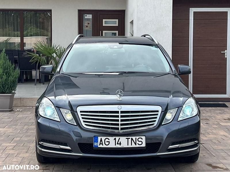 Culoaregri Utilizat 2011 Mercedes E200 Elegance Break | 6.900 EUR (Preț OK) - Imagine 1/4