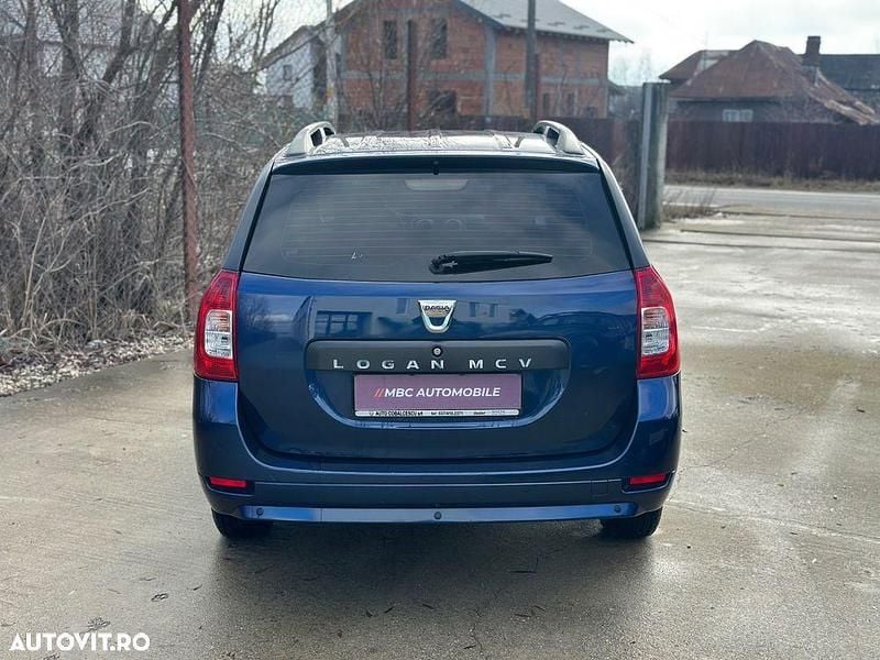 Second-hand Dacia Logan Lauréate 90 CP (66 kW) 2016 Culoarealbastru Break