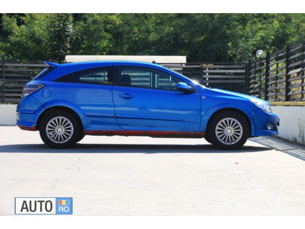Albastru Utilizat 2006 Opel Astra Coupe | 1.699 EUR (Preț bun) - Imagine 1/4