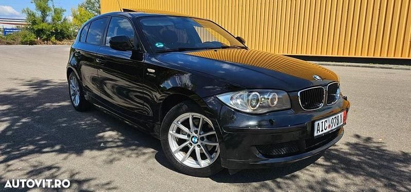 Culoarenegru Utilizat 2010 BMW 116 Sport Line Hatchback | 3.250 EUR (Preț bun) - Imagine 1/4