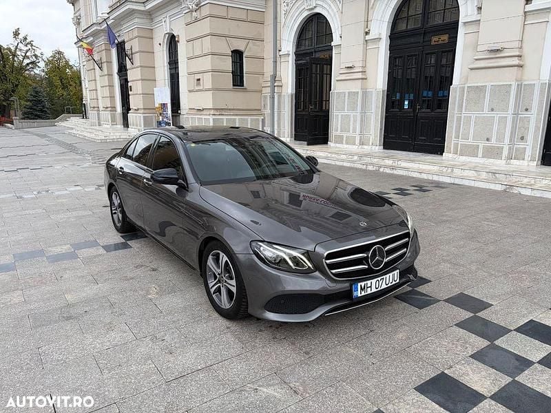 Culoaregri Utilizat 2019 Mercedes E220 Berlinǎ | 20.000 EUR (Super Preț) - Imagine 1/4