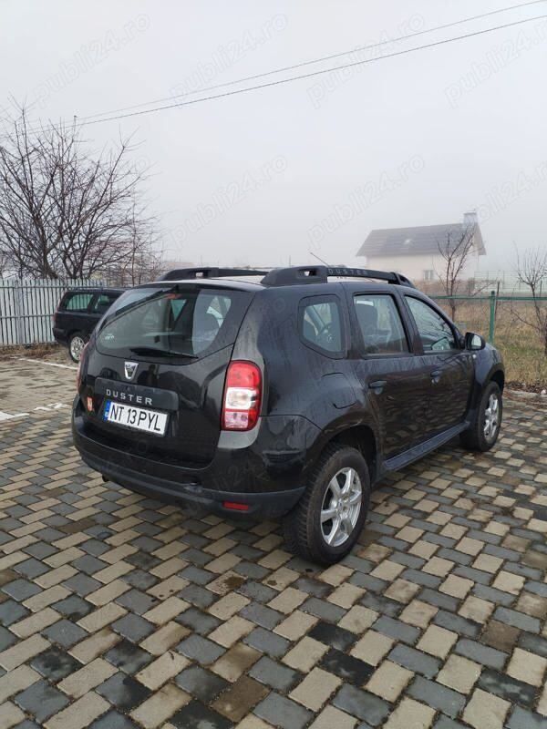 Negru Utilizat 2016 Dacia Duster SUV | 9.500 EUR (Preț OK) - Imagine 1/4