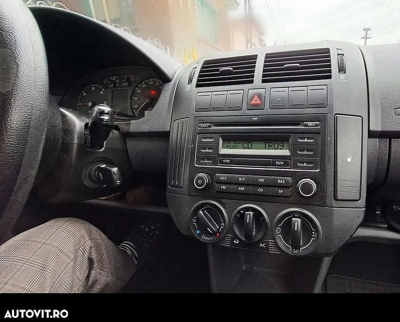 Second-hand VW Polo 80 CP (58 kW) 2007 Culoarealbastru Hatchback