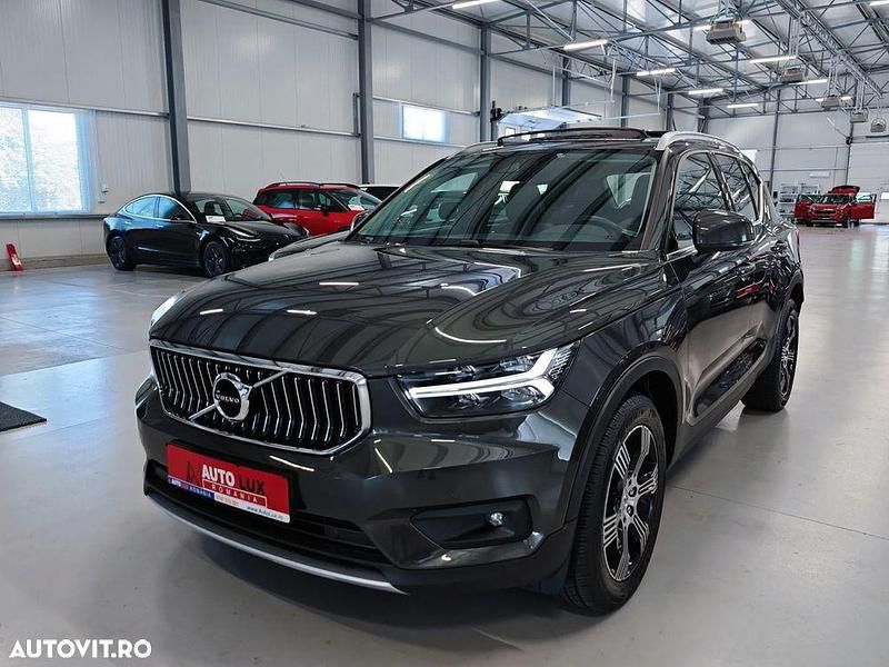Alte culori Utilizat 2019 Volvo XC40 Inscription SUV | 25.400 EUR (Preț OK) - Imagine 1/4