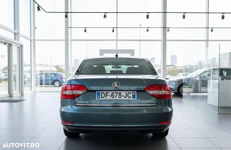Second-hand Skoda Superb Comfort 140 CP (102 kW) 2014 Culoaregri Berlinǎ