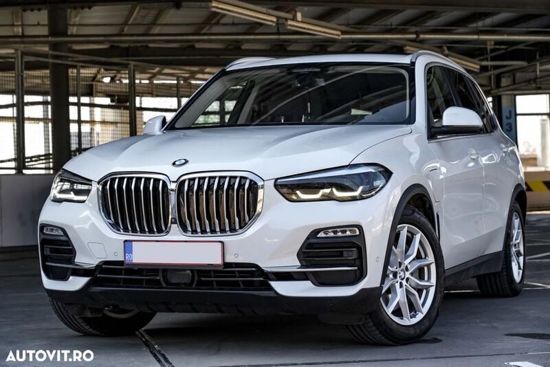 Alb Utilizat 2020 BMW X5 SUV | 43.300 EUR (Super Preț) - Imagine 1/4