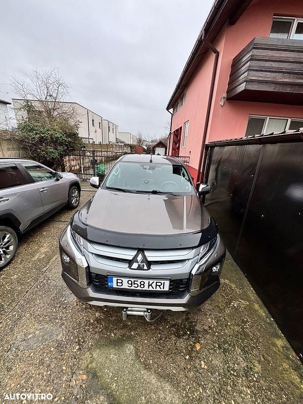 Culoaremaro Utilizat 2021 Mitsubishi L200 Pickup | 30.000 EUR - Imagine 1/4