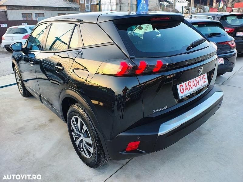 Second-hand Peugeot 2008 Active 100 CP (73 kW) 2020 Culoarenegru SUV