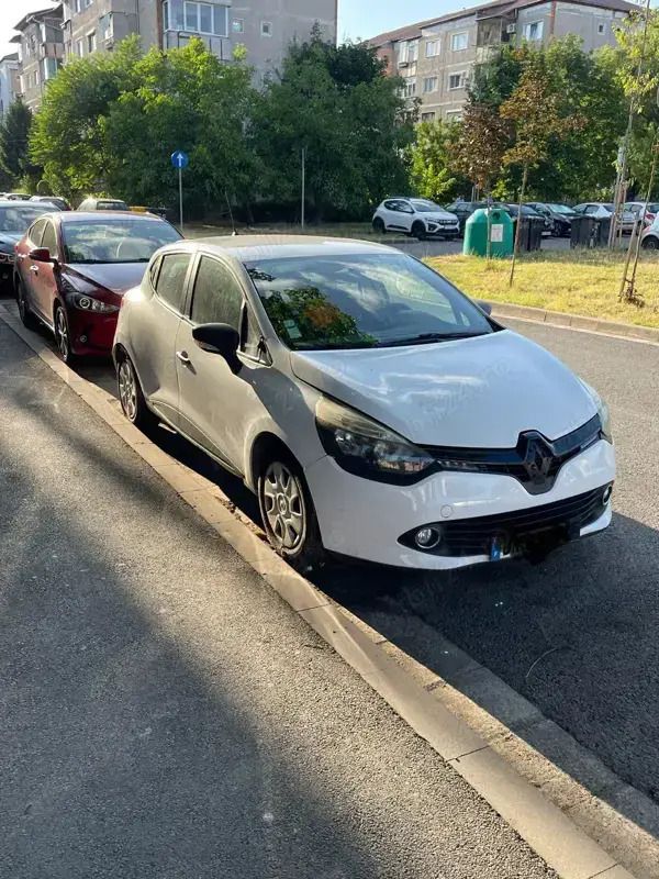 Utilizat 2014 Renault Clio IV | 2.899 EUR (Super Preț) - Imagine 1/4