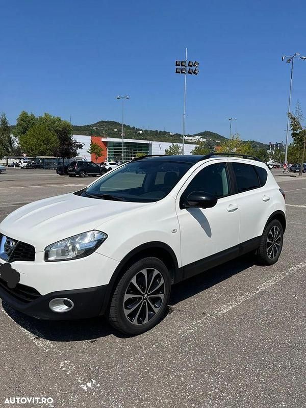 Culoarealb Utilizat 2013 Nissan Qashqai 360º SUV | 5.400 EUR (Super Preț) - Imagine 1/4