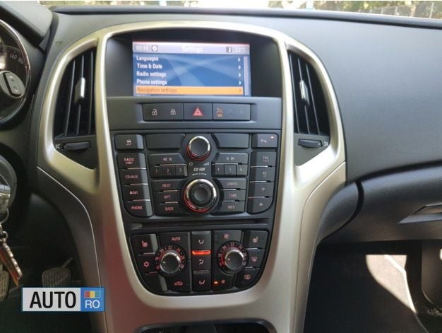 Second-hand Opel Astra 120 CP (88 kW) 2011 Negru Break