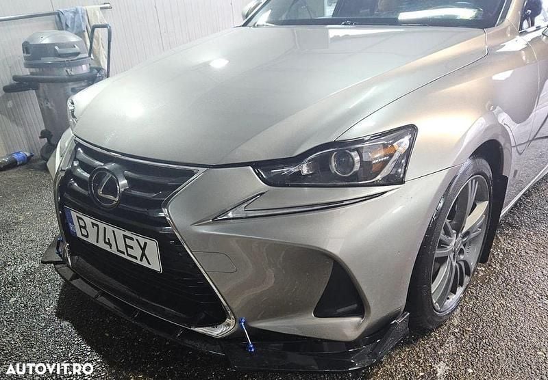 Second-hand Lexus IS300h Executive Line 223 CP (164 kW) 2018 Culoareargint Berlinǎ