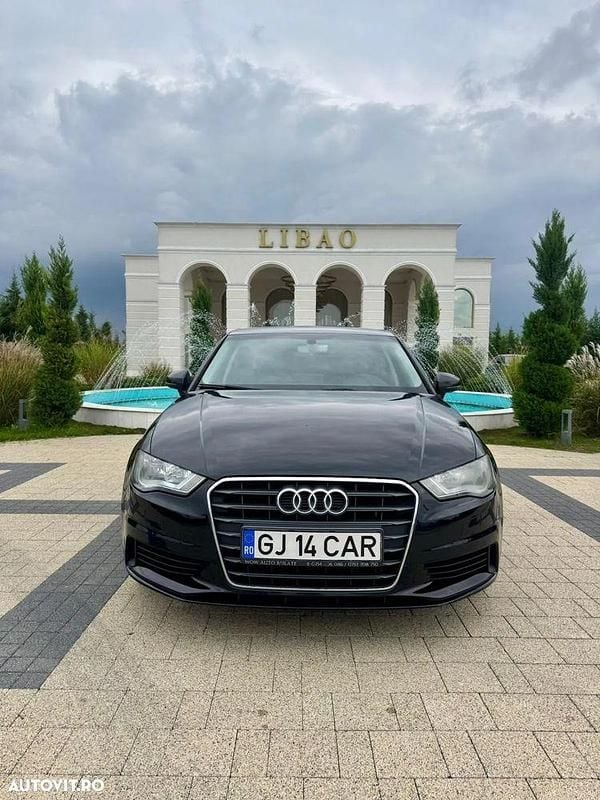 Culoarenegru Utilizat 2016 Audi A3 Berlinǎ | 8.800 EUR (Super Preț) - Imagine 1/4