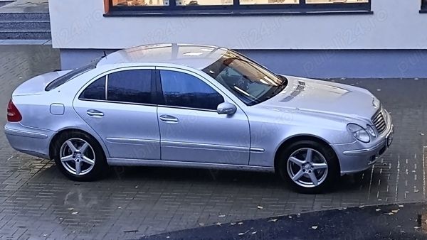 Argintiu Utilizat 2002 Mercedes 220 Berlinǎ | 3.499 EUR - Imagine 1/4