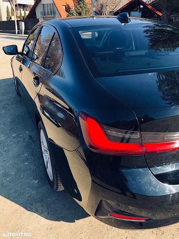 Second-hand BMW 320 Sport Line 190 CP (139 kW) 2019 Negru Berlinǎ