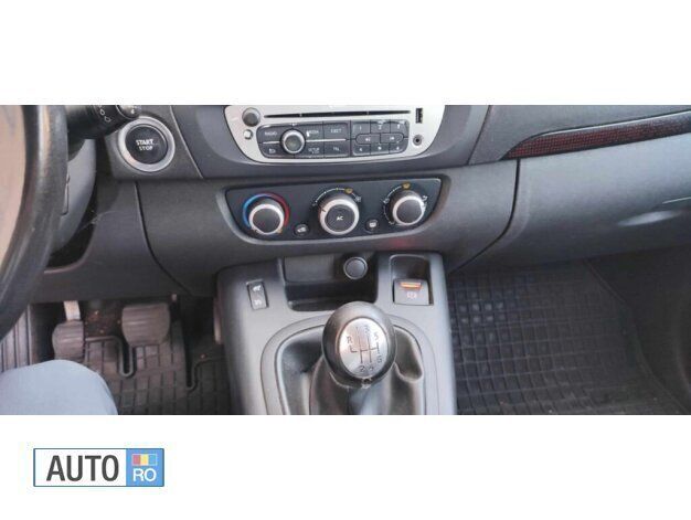 Second-hand Renault Grand Scénic III 110 CP (80 kW) 2012 Alb Monovolum