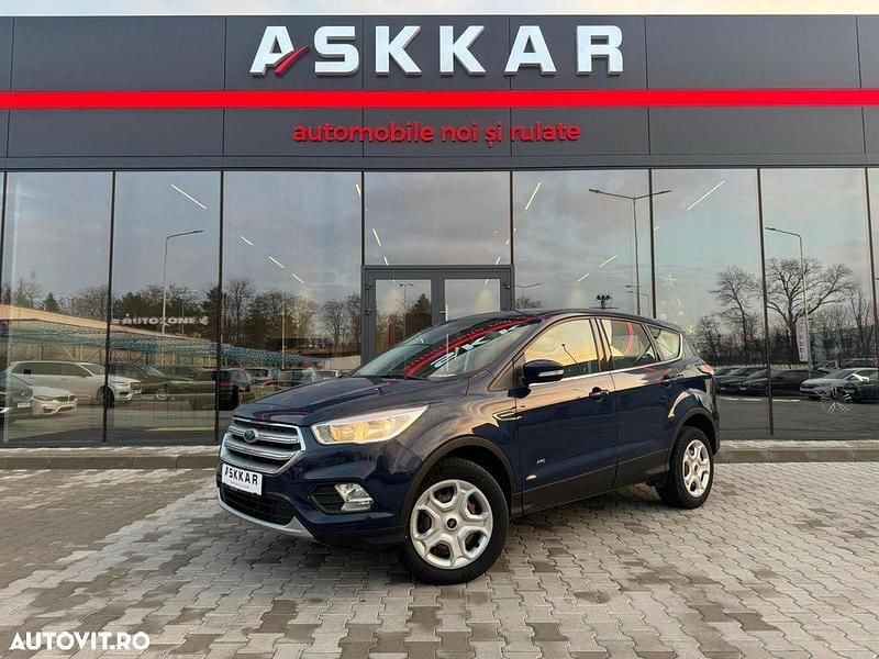 Culoarealbastru Utilizat 2018 Ford Kuga Trend SUV | 13.499 EUR (Preț bun) - Imagine 1/4