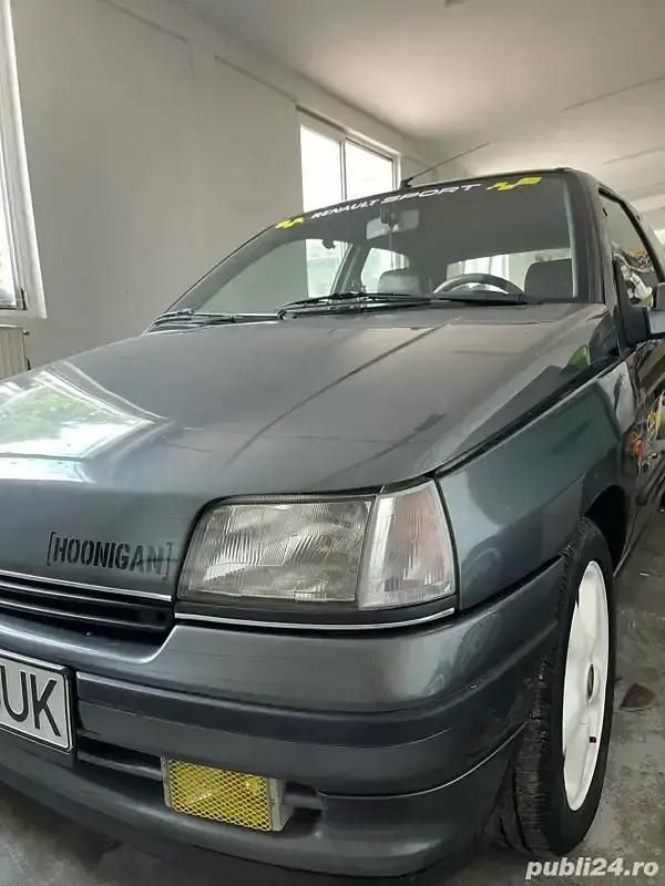 Second-hand Renault Clio 90 CP (66 kW) 1992 Hatchback