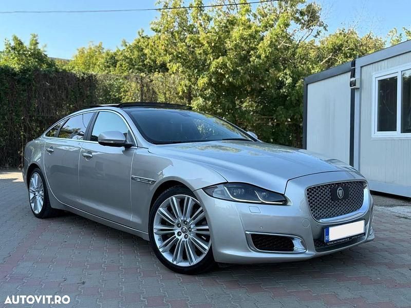 Second-hand Jaguar XJ Premium Luxury 300 CP (220 kW) 2016 Culoaregri Berlinǎ