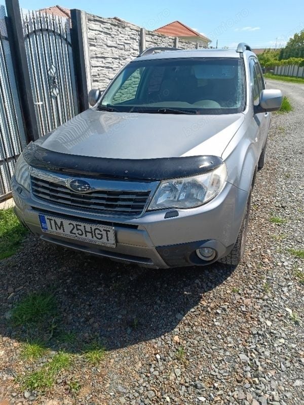 Argintiu Utilizat 2009 Subaru Forester SUV | 6.200 EUR (Super Preț) - Imagine 1/3