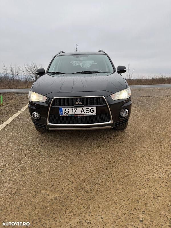 Second-hand Mitsubishi Outlander Motion 156 CP (114 kW) 2012 Culoarenegru SUV